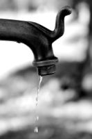 AQUA ITALIA: acqua, aumentano italiani che bevono dal rubinetto