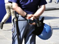 Non è reato dare dei razzisti ai poliziotti che trattengono illecitamente gli stranieri
