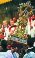 La Curia: subito a Napoli un pool internazionale