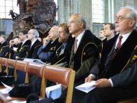 Cassazione: lecite le espressioni offensive tra avvocati durante il processo