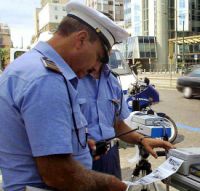 Napoli, a rischio l'invio delle multe vertenza Comune-ditta di spedizione