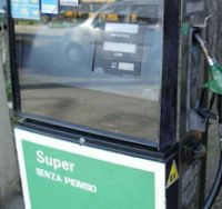 Distributori carburanti irregolari: la Guardia di Finanza ne scopre 8 irregolari