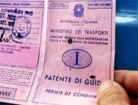 Illegittima sospensione della patente? Risarcimento negato