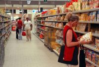 Divario salari-prezzi, nuovo record E crolla la fiducia dei consumatori