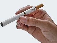 Sigaretta elettronica solo nelle tabaccherie: negozianti in rivolta