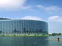 REACH: controllare i rischi chimici senza penalizzare il settore e tutelando la salute