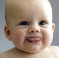 Fare la linguaccia è un'ingiuria incide sull'onore ed è reato
