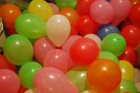 Nas bloccano caramelle e palloncini