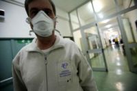 Napoli-influenza A, la morte del medico Donna incinta in coma, è allarme