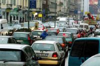 Ecopass e isole pedonali per fermare il caos traffico in città 