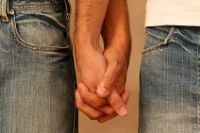 Brindisi, negato il rinnovo della patente. Motivo? L'omosessualità è una malattia