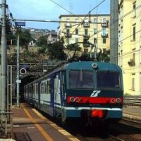 Scandalo Metropolitana-2. Da Gianturco a Pozzuoli un'ora e mezza. Venti minuti più che da Roma a Napoli