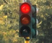 Automobilista passa due volte con il rosso nello stesso tratto? Paga due volte la multa 