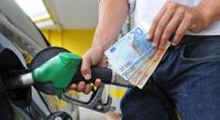 Carburanti, prezzi ancora su. E a gennaio nuove addizionali Regioni 