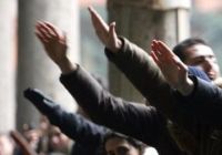 Cassazione: no, al saluto fascista negli stadi, incita alla violenza. Condannato ultras