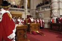 La frivolezza della donna riduce l'assegno di mantenimento
