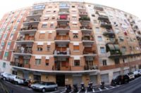 Danni da infiltrazioni. E' di proprietà condominiale anche il raccordo tra la colonna verticale e le tubazioni dei singoli condomini 