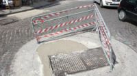Inciampa in un tombino, anziana muore dopo 5 mesi di coma