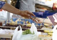 Consumi in caduta, prezzi no. «Urgono saldi liberalizzati»