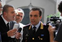 Il comandante dei vigili urbani di Napoli non ha pagato 6 multe: è l'accusa delle Iene 
