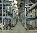 Sicurezza sul lavoro: facchino cade da scaffalatura (senza protezione) e muore