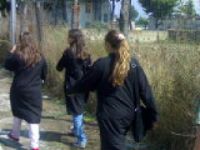 Grembiulino NERO per le ragazzine delle medie, ma non per i maschi