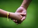 Abbandona il figlio, poi cambia idea. L’adozione va avanti