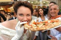 Pizza napoletana protetta dall'Ue Sigillo Sgt contro falsi e imitazioni