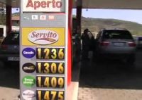 Benzina, record a Ischia: 1,703 euro al litro 