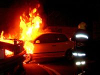 Prende fuoco un auto parcheggiata? L’assicurazione deve pagare i danni