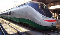 Deraglia treno merci sulla Roma-Napoli. Caos, ritardi e corse cancellate