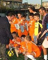 Finale Gazzetta Cup, l'Ottava Municipalità dona magliette a bimbi Polisportiva Piscinola