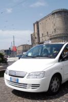 Proposta anti traffico su facebook, taxi con tariffe predeterminate per spostarsi in tutta Napoli:da 6 a un massimo di 10 euro 