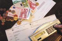 Boom delle bollette, 2.458 euro a famiglia 