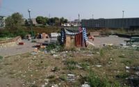 Settantacinque alloggi per alcuni rom a Scampia, la rabbia e il fermo NO della Municipalità 