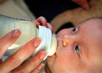 Latte contaminato: ora i consumatori esigono risposte