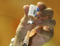 Influenza A, ancora un decesso a Napoli Vaccino: gravi casi di allergia in Canada