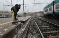 Ghiaccio sui binari a Milano: treni fermi poi ripartono, ma per i passeggeri è caos