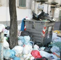 Napoli, rifiuti: ora è emergenza discariche La Iervolino: in città tutto sotto controllo
