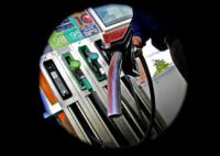 Nuovi rialzi per i listini dei carburanti