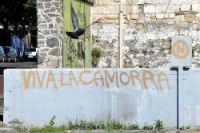 'Viva la Camorra': questa la scritta scioccante su un muro di Ercolano, vicino allo stadio