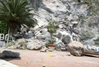 Vietri, dopo la frana, rocce ancora ostacolano turismo, navigazione e sicurezza