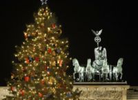 Albero di Natale a rischio, una lucina su tre può esplodere: allarme Ue