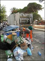 Palermo, emergenza rifiuti: ancora fiamme ai cassonetti, nonostante si sia arrivati ad un accordo